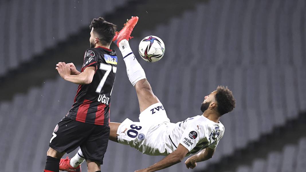 Kadıköy’de sürpriz kadro! Fenerbahçe - Karagümrük maçı öncesi 11’ler netleşti 5
